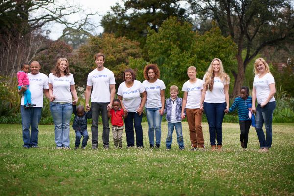 athletes who give back to community